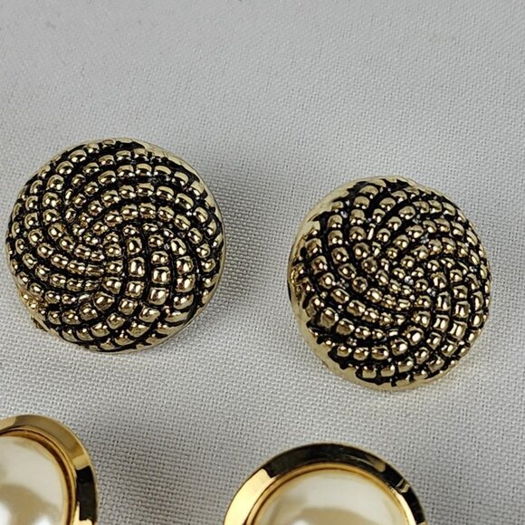 Vintage 80s Gold & Cream Flower Pierced Earrings - Picture 2 of 9